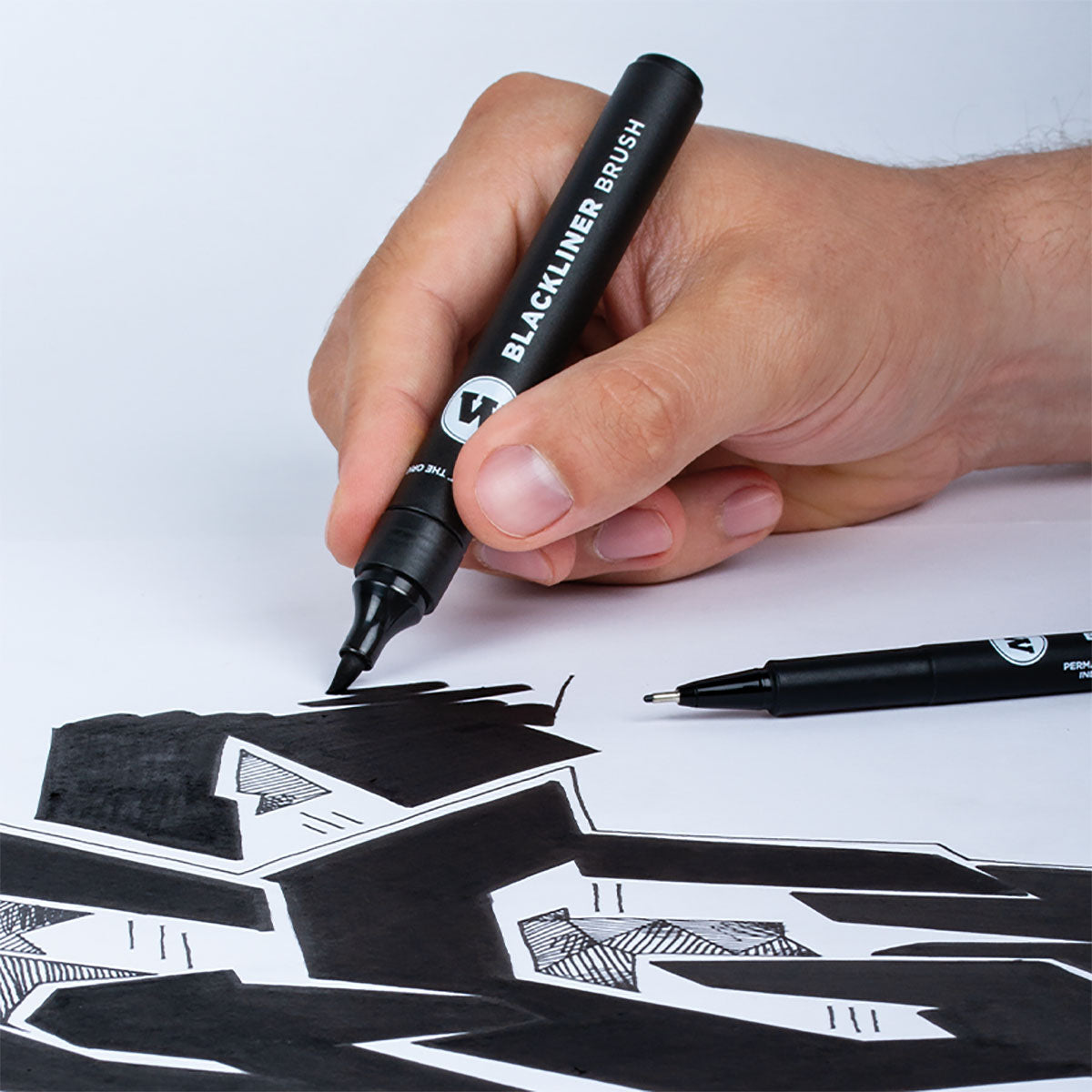 Molotow Blackliner Brush Pen + 30 ml Refill Set - image 6