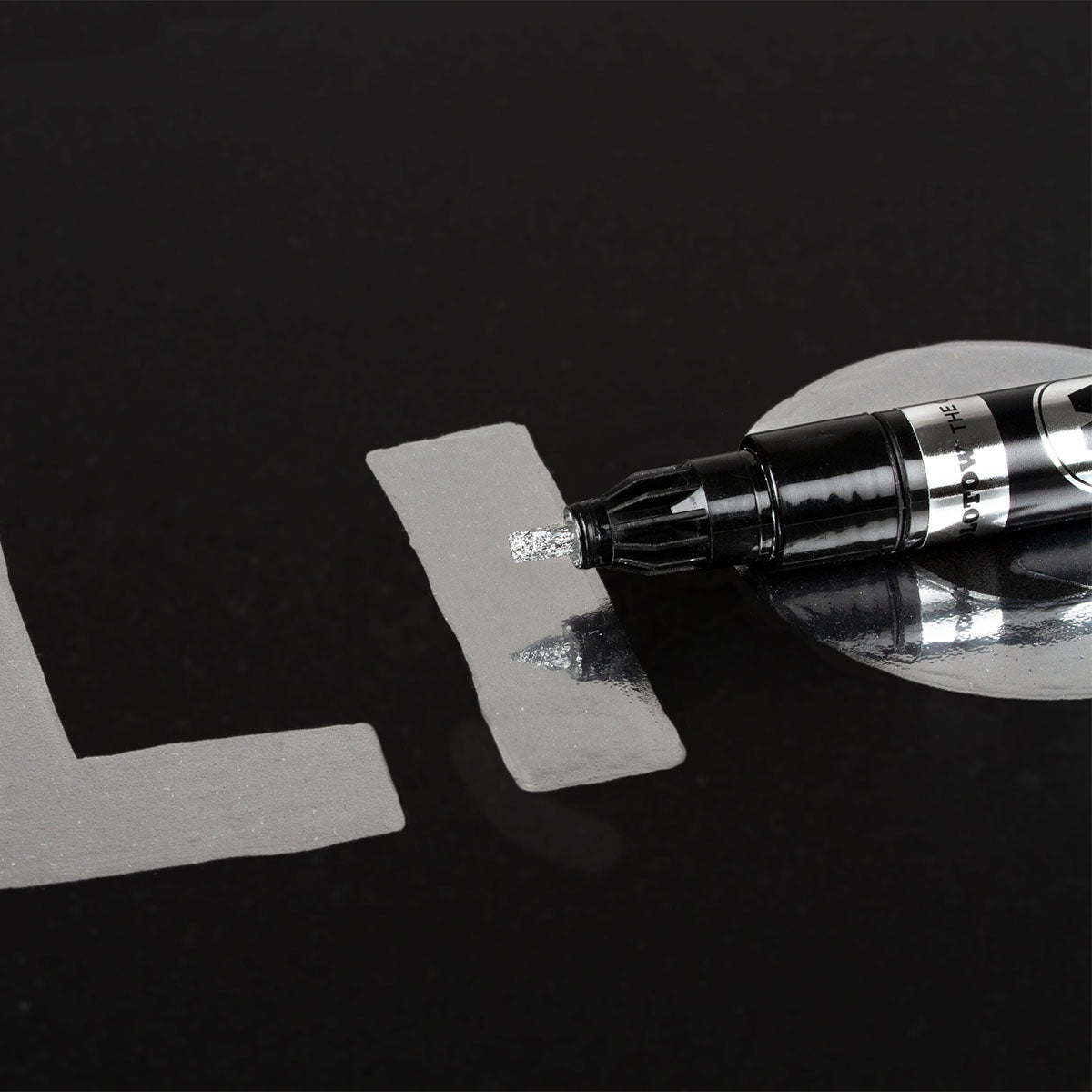 Molotow LIQUID CHROME Calligraphy Marker, 3 mm - image 3